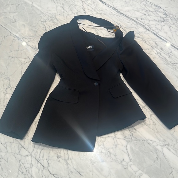 JACQUEMUS
Black Le Raphia 'La Veste Baska' Blazer - Picture 7 of 11